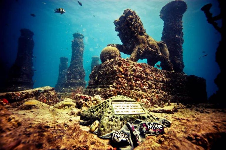 nghia-trang-neptune-memorial-reef-o-key-biscayne-usa